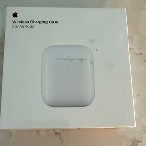 Apple AirPods Wireless Charging Case in White